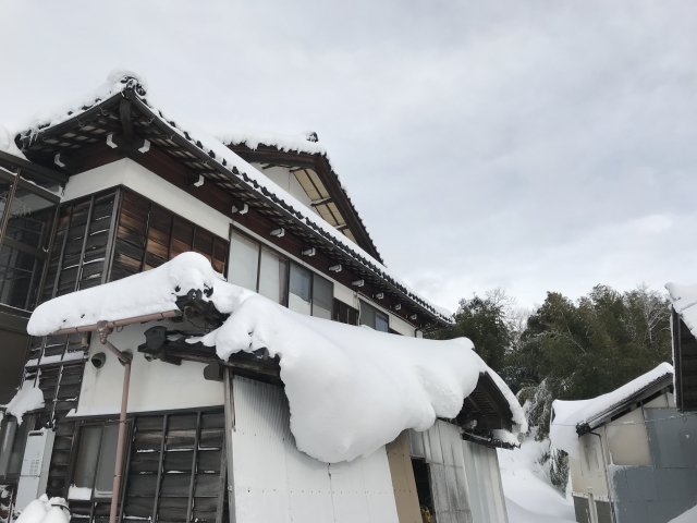 屋根雪