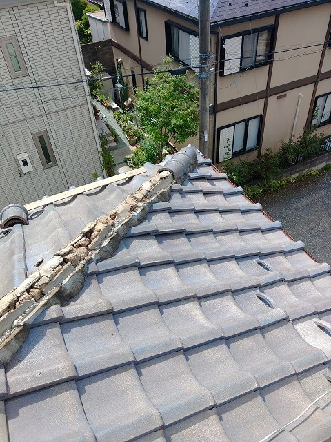 宮城県で地震被害にあった寄棟屋根の修繕工事